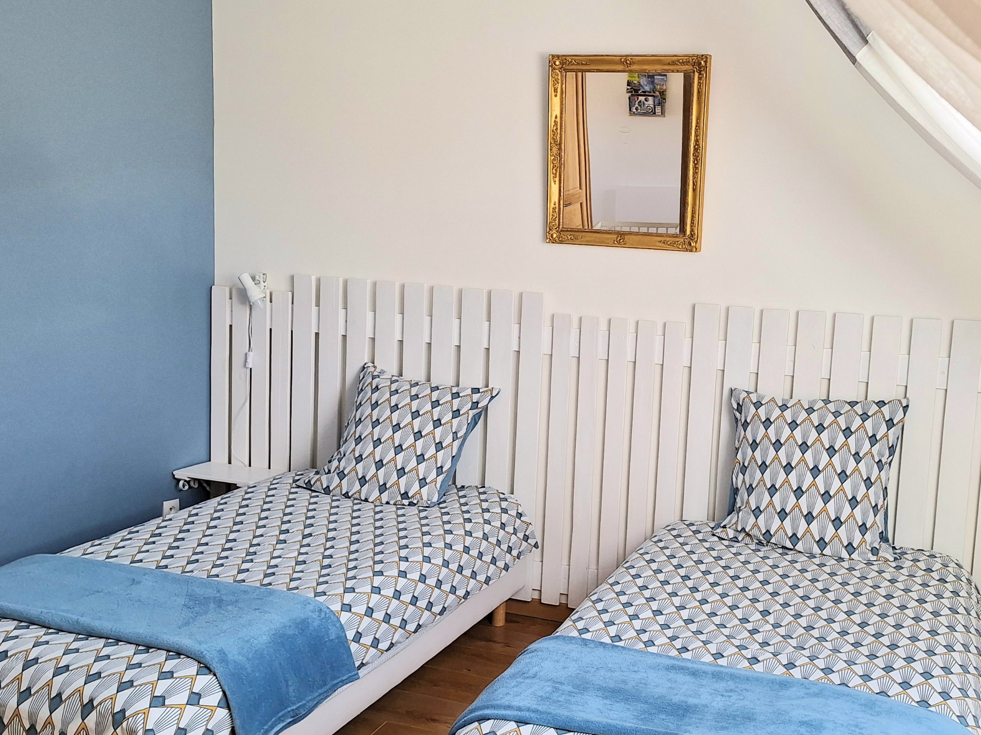 Gîte Le Petit Verger - Chambre aux deux lits jumeaux, idéale en famille ou entre amis